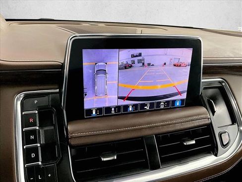 Used 2021 Chevrolet Suburban High Country RWD image 23