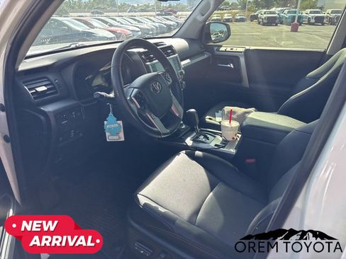 Used 2023 Toyota 4Runner SR5 Premium w/ SR5 Premium Package AWD/4WD image 15