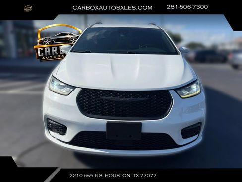 Used 2021 Chrysler Pacifica Touring w/ S Appearance Package FWD image 8