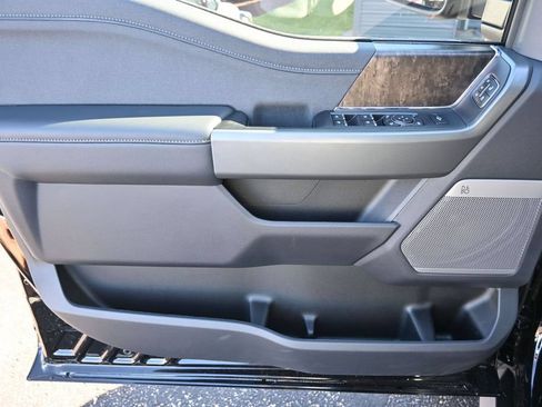 New 2026 Ford F250 Lariat w/ Black Appearance Package AWD/4WD image 13