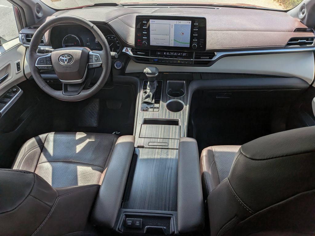 Used 2021 Toyota Sienna Platinum FWD image 29