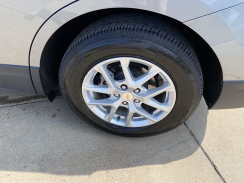 Used 2023 Chevrolet Equinox LS FWD image 30