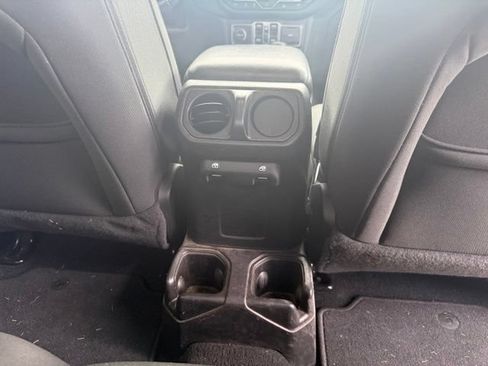 Used 2021 Jeep Gladiator Sport AWD/4WD image 18