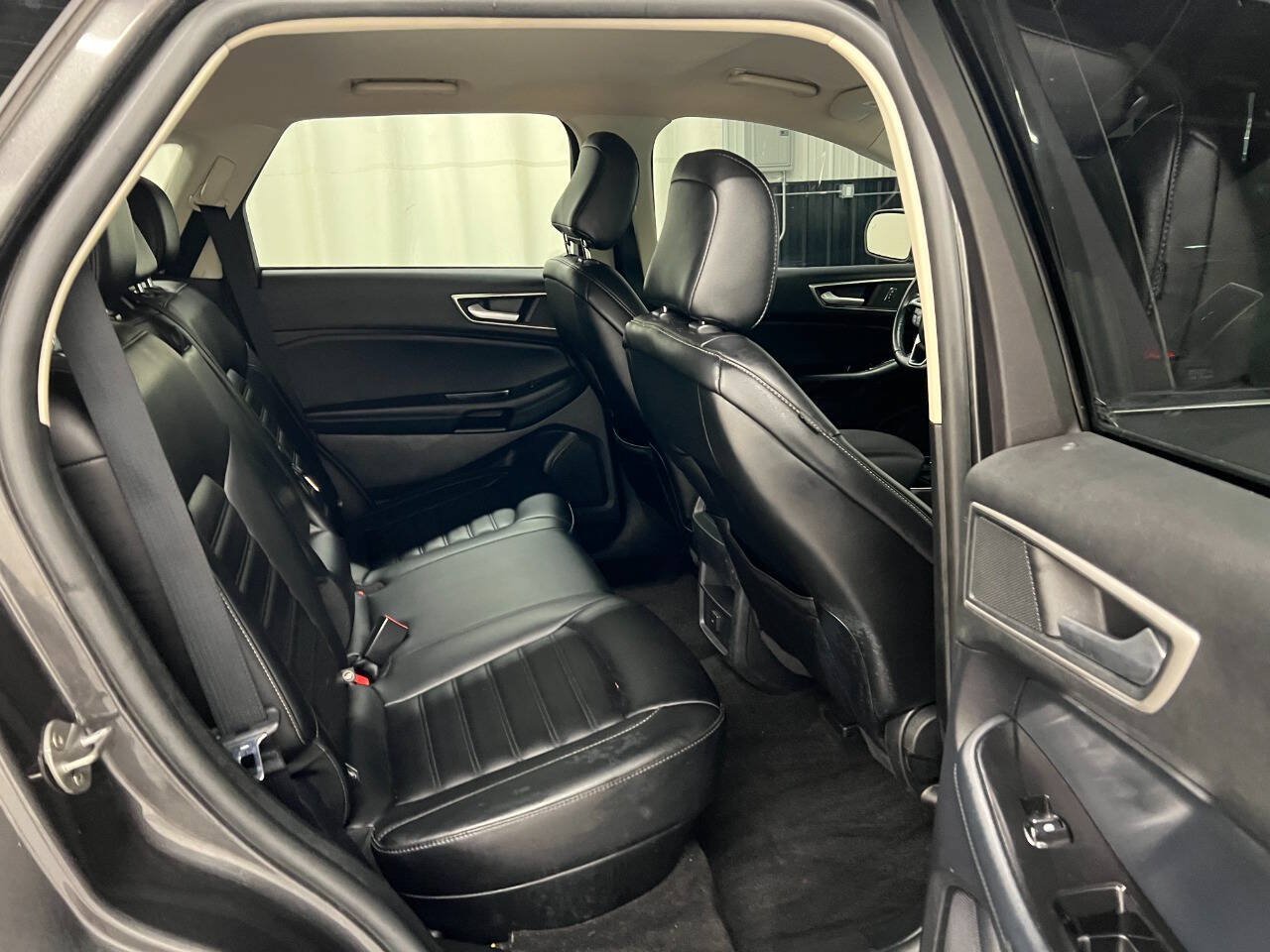 Used 2020 Ford Edge SEL AWD/4WD image 10