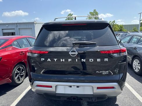 Certified 2025 Nissan Pathfinder Platinum AWD/4WD image 6