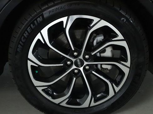 Certified 2024 Lincoln Nautilus Reserve w/ Equipment Group 202A image 10