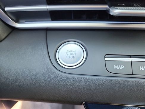 New 2025 Hyundai Elantra Limited image 27