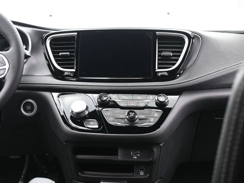 New 2026 Chrysler Pacifica Select FWD image 25
