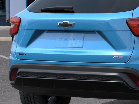 New 2026 Chevrolet Trax RS w/ Sunroof Package FWD image 14