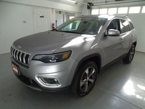 Used 2019 Jeep Cherokee Limited AWD/4WD image 19