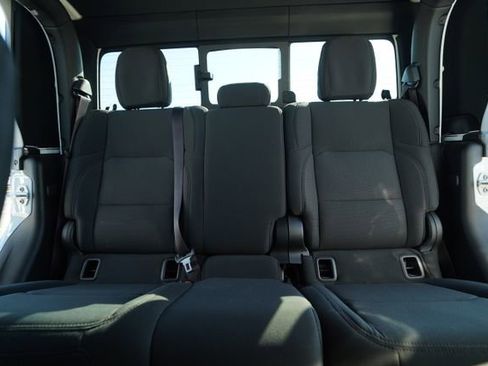 Used 2023 Jeep Gladiator Sport image 32