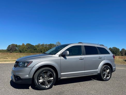 Used 2016 Dodge Journey Crossroad image 1