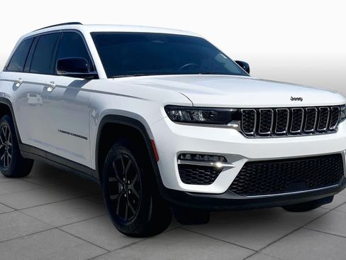 Used 2023 Jeep Grand Cherokee Limited AWD/4WD image 3