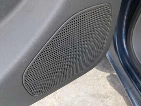 Used 2017 Nissan Frontier SV RWD image 15