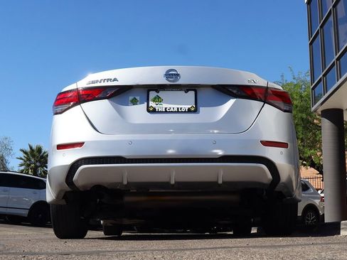Used 2021 Nissan Sentra SV image 12