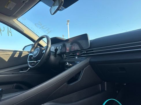 Used 2025 Hyundai Elantra SEL FWD image 25