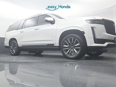 Used 2024 Cadillac Escalade ESV Sport w/ LPO, ONYX Package AWD/4WD image 28
