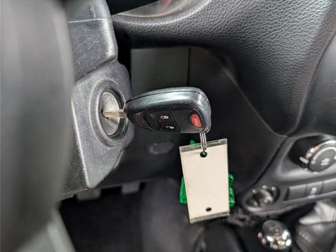 Used 2015 Jeep Wrangler Unlimited Sahara w/ Connectivity Group image 21