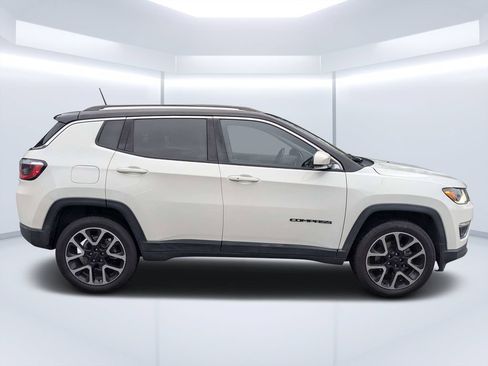 Used 2018 Jeep Compass Limited w/ Navigation Group AWD/4WD image 2