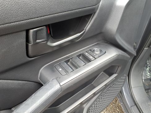 Certified 2025 Toyota Tacoma SR5 AWD/4WD image 17