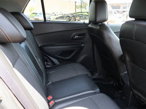 Certified 2020 Chevrolet Trax LT w/ Sun & Sound Package FWD image 12