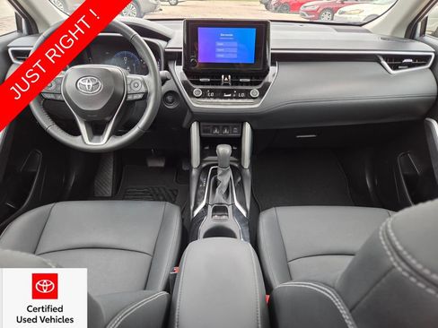 Certified 2025 Toyota Corolla Cross XLE w/ Convenience Package FWD image 5