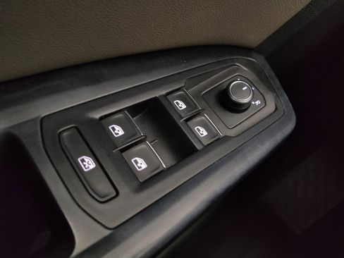 Used 2021 Volkswagen Atlas S image 27