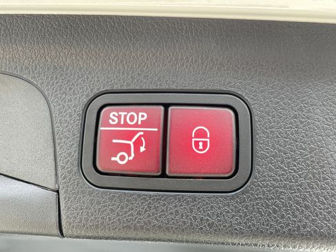 Certified 2023 Mercedes-Benz GLE 450 4MATIC image 11