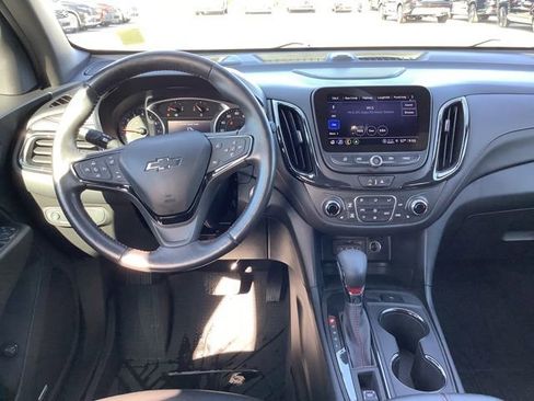 Used 2022 Chevrolet Equinox RS w/ RS Leather Package image 11