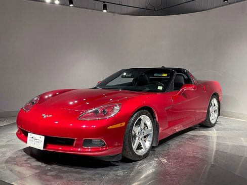 Used 2005 Chevrolet Corvette Coupe w/ Preferred Equipment Group RWD image 76