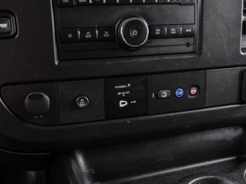Used 2022 GMC Savana 2500 RWD image 23
