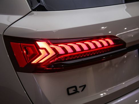 Certified 2023 Audi Q7 2.0T Premium Plus w/ Premium Plus Package AWD/4WD image 12