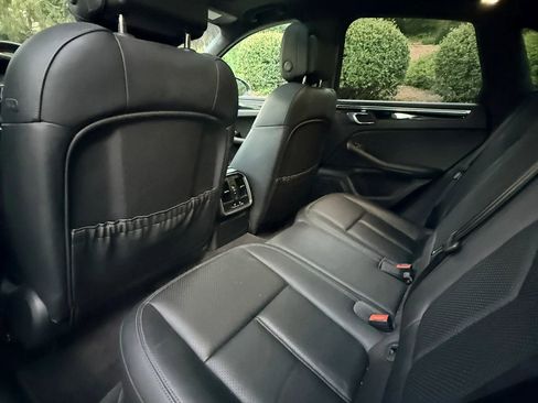 Used 2015 Porsche Macan S image 24