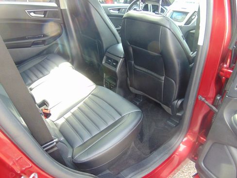 Used 2016 Ford Edge SEL w/ Equipment Group 201A AWD/4WD image 4