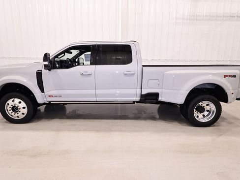 New 2026 Ford F450 Platinum w/ FX4 Off-Road Package image 5
