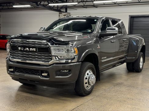 Used 2019 RAM 3500 Limited AWD/4WD image 3