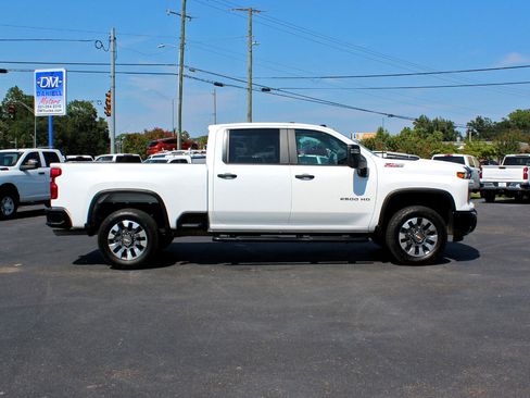 Used 2024 Chevrolet Silverado 2500 Custom w/ Custom Convenience Package image 5