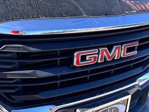 Used 2024 GMC Terrain SLE image 29