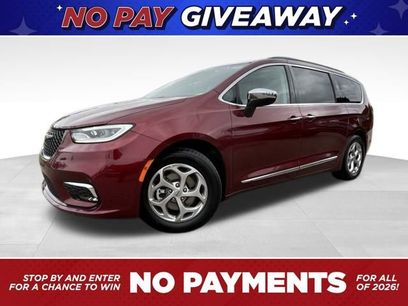 Used 2023 Chrysler Pacifica Limited