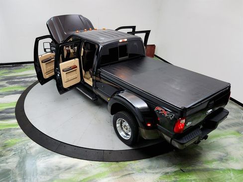 Used 2015 Ford F450 King Ranch w/ King Ranch Chrome Package image 38