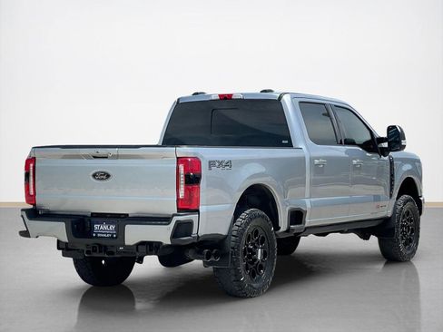 Used 2023 Ford F250 Lariat w/ Black Appearance Package AWD/4WD image 8
