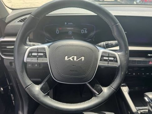Used 2025 Kia Telluride S FWD image 17