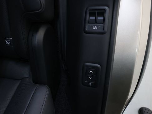 Used 2025 Land Rover Range Rover Long Wheelbase SE AWD/4WD image 72