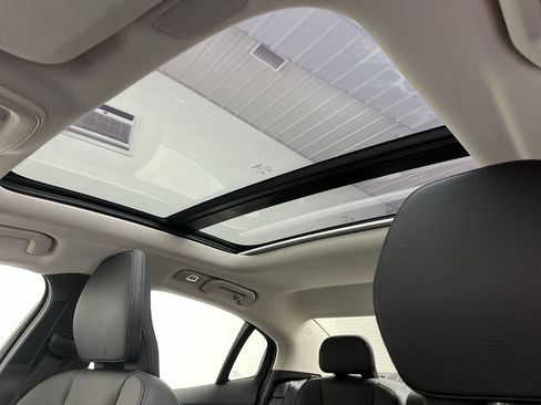 Used 2024 Volvo S60 B5 Plus image 7