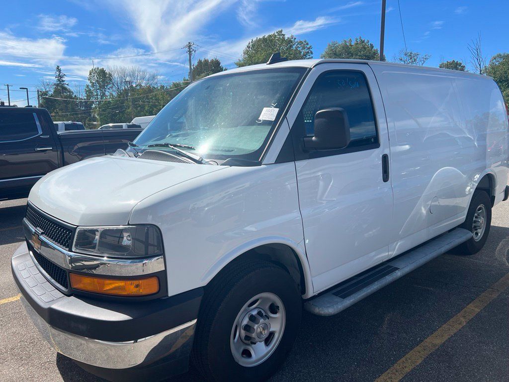 Used 2025 Chevrolet Express 2500 w/ Driver Convenience Package RWD image 2