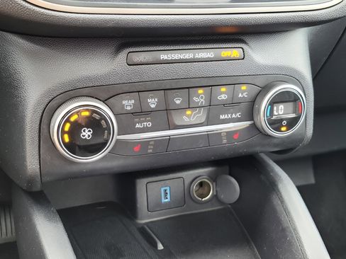 Used 2020 Ford Escape SE Sport image 23