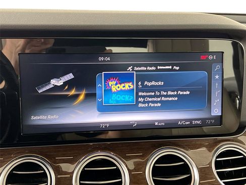 Used 2017 Mercedes-Benz E 300 4MATIC image 16