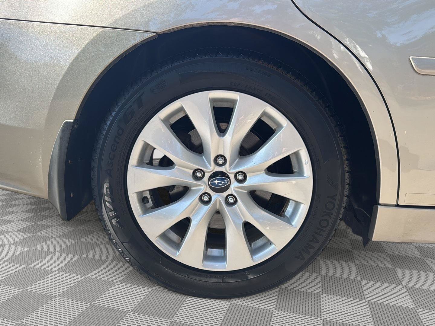 Used 2017 Subaru Legacy 2.5i Premium AWD/4WD image 6