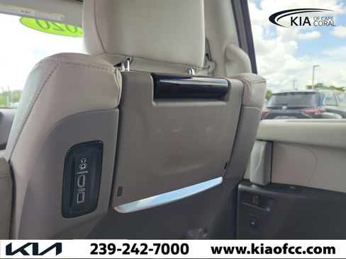 Used 2020 Chrysler Pacifica Touring-L Plus FWD image 15