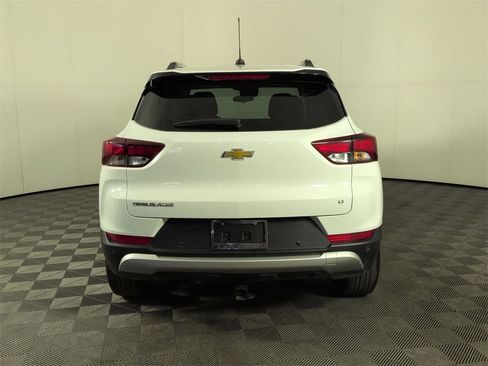 Used 2024 Chevrolet TrailBlazer LT w/ LT Cold Weather Package image 7